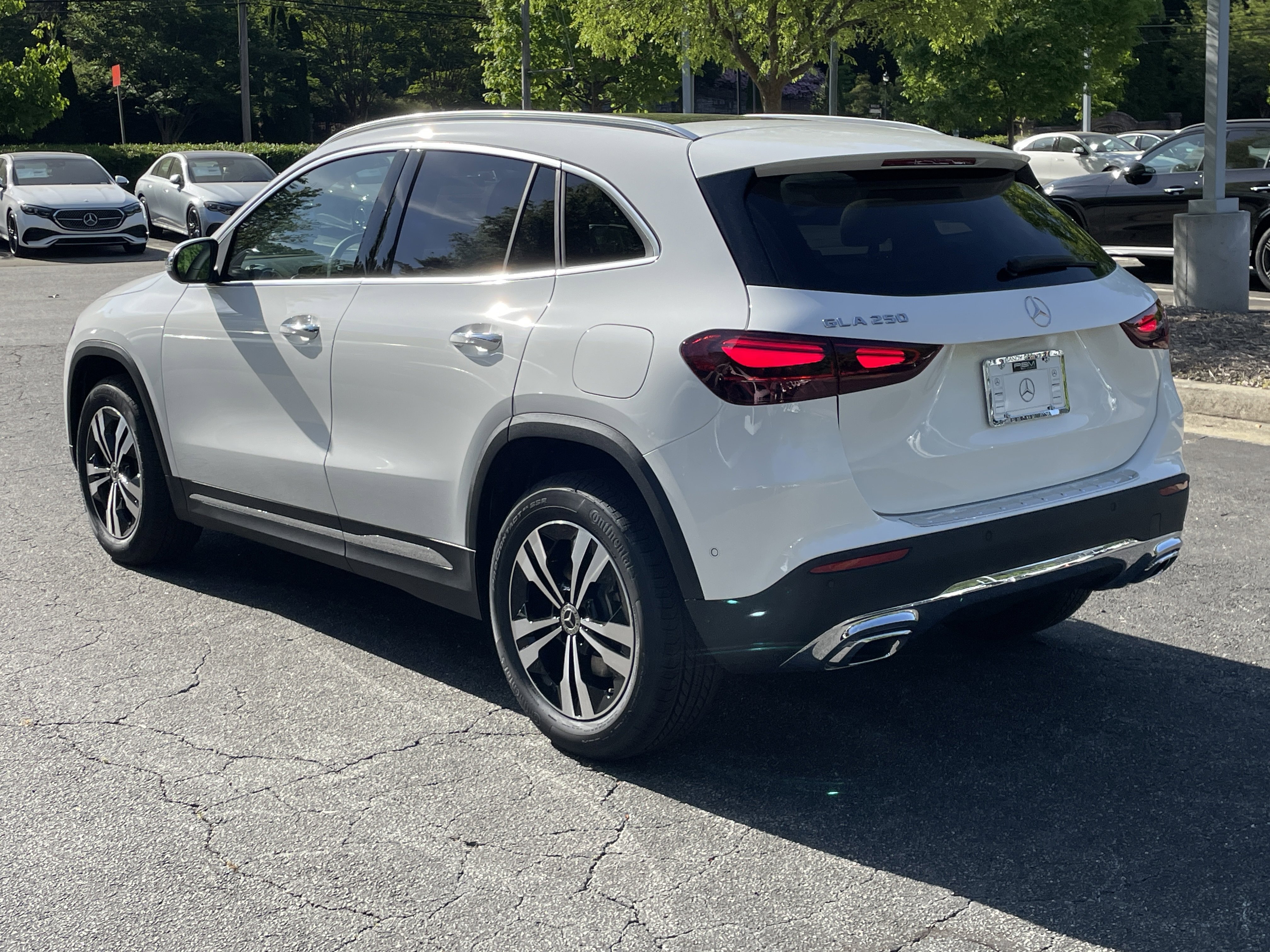New 2026 Polar White Mercedes-Benz GLA 250 SUV image 11
