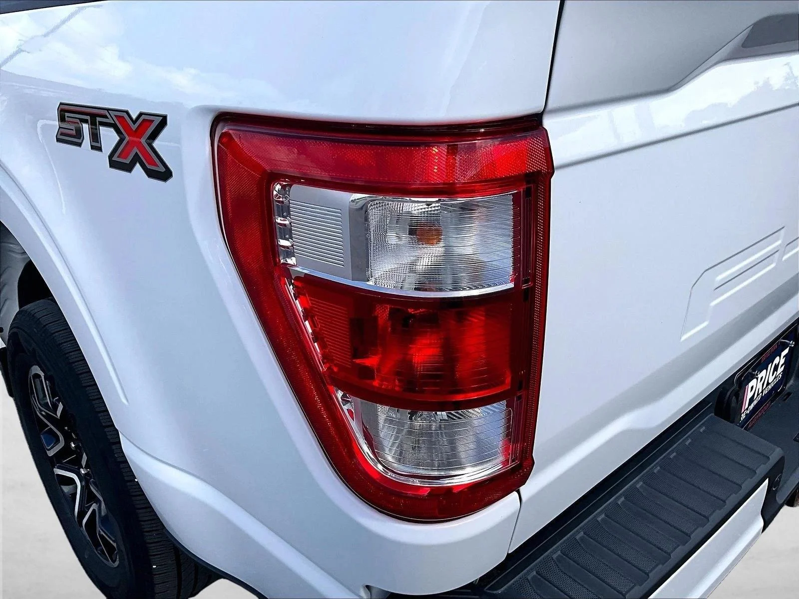 Used 2023 Oxford White Ford XL image 29