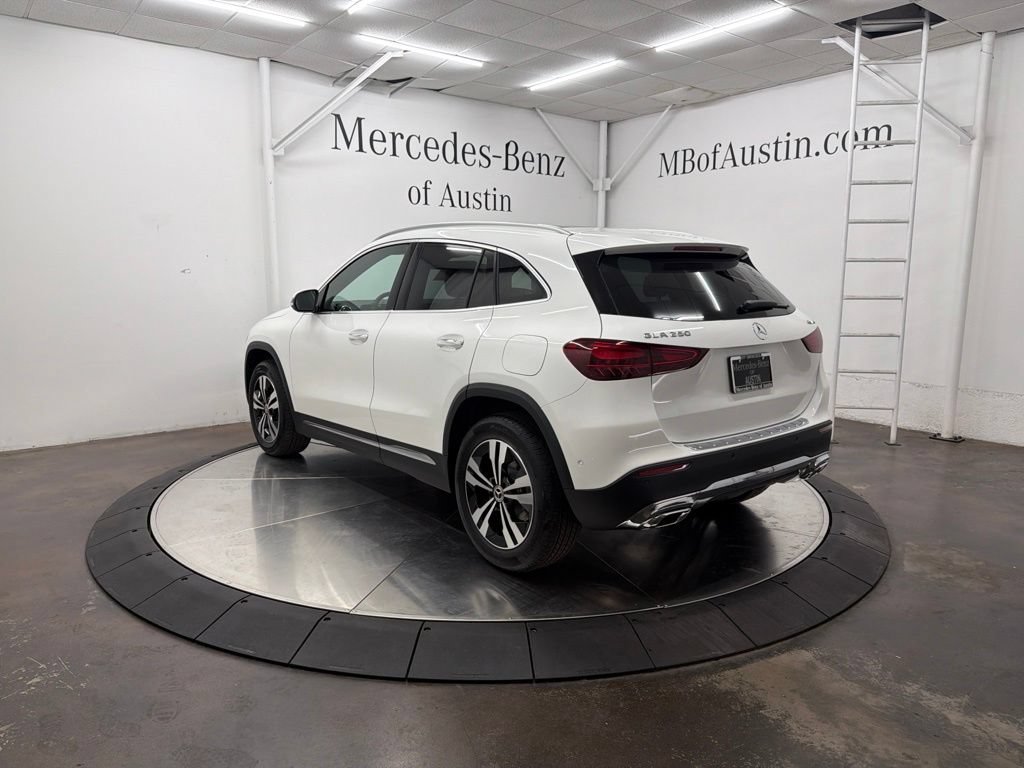 New 2026 Polar White Mercedes-Benz GLA 250 image 39