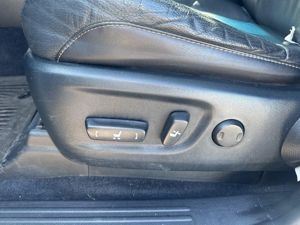 Used 2018 Starfire Pearl Lexus 460 image 9