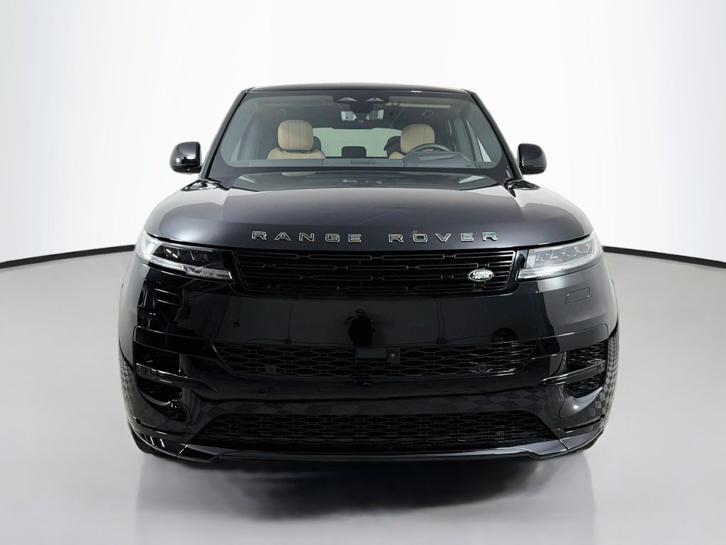 Used 2026 Black Land Rover Dynamic SE image 2