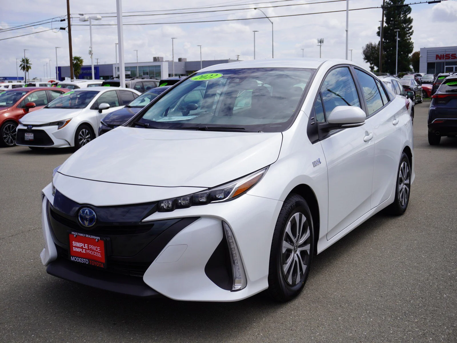 Certified Used 2022 Wind Chill Pearl Toyota XLE image 5