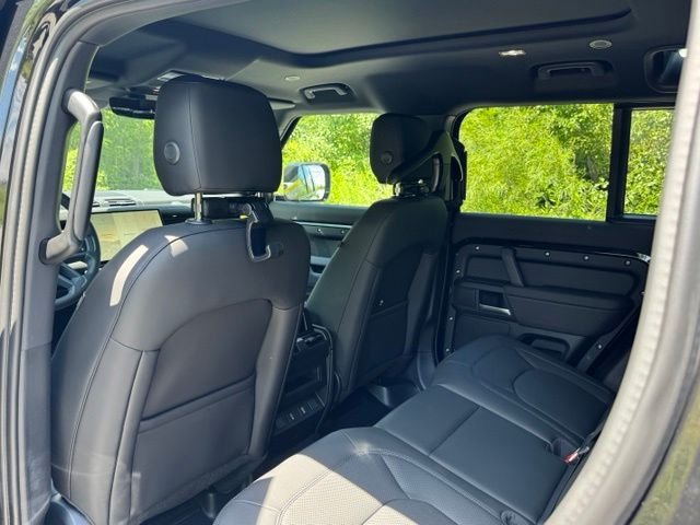 New 2026 Santorini Black Land Rover S image 12
