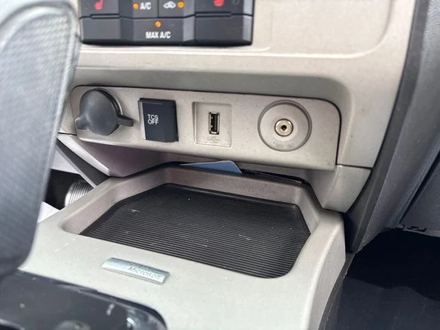 Used 2012 Red Ford XLT image 19