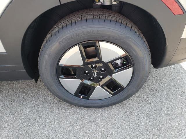New 2026 Silver Hyundai SE image 21