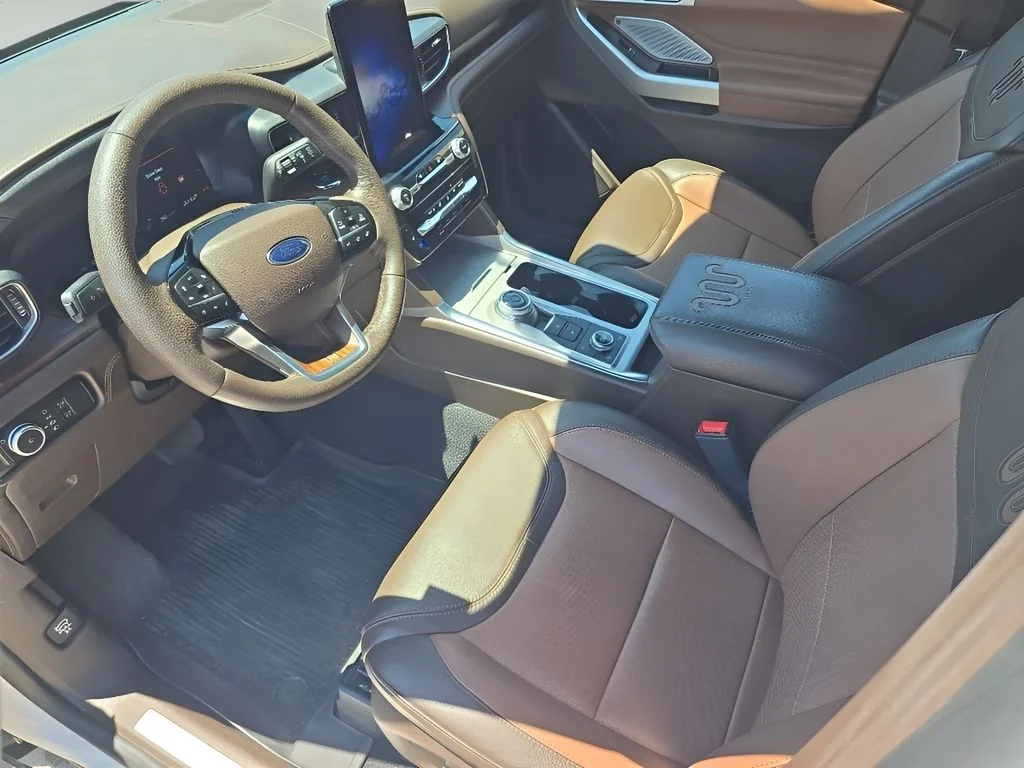 Used 2023 White Ford King Ranch image 9