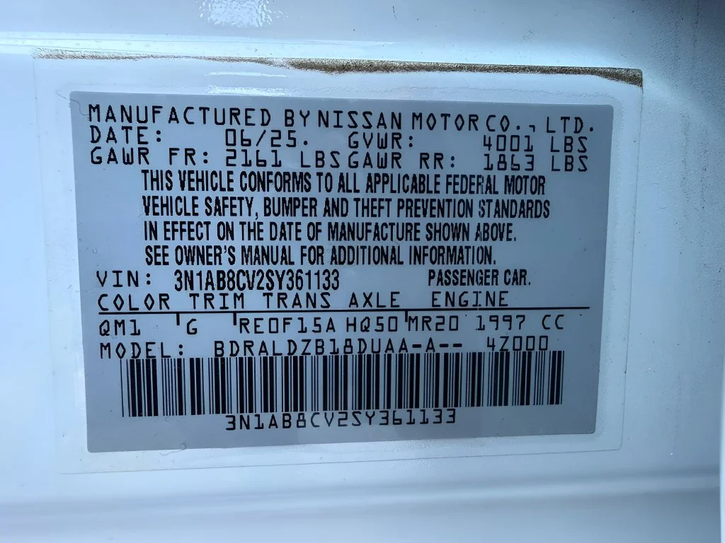 Used 2025 White Nissan SV image 30