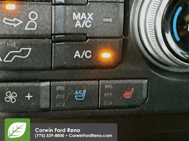 Used 2016 Magnetic Ford Lariat image 24