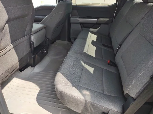 Certified Used 2025 Oxford White Ford XLT image 18