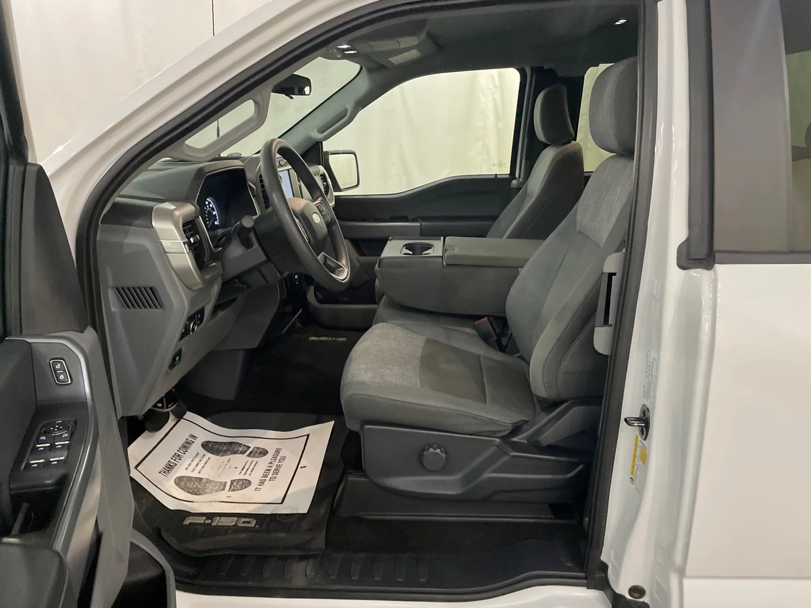 Used 2022 Oxford White Ford XLT image 11