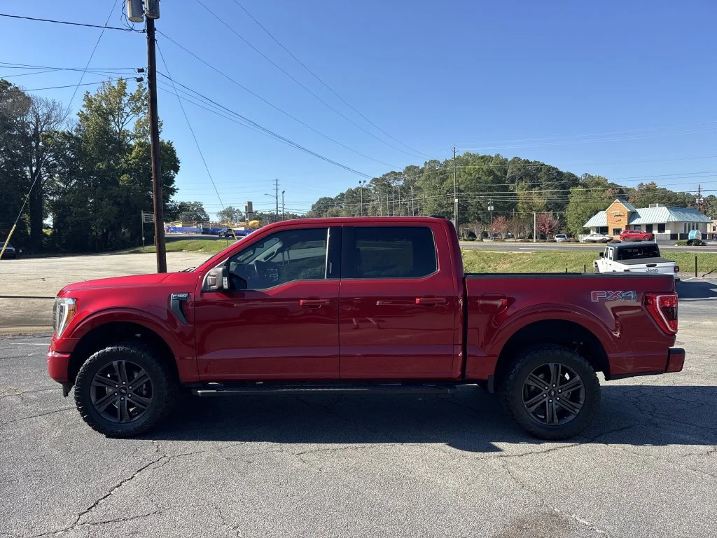 Used 2022 Red Ford XLT image 4