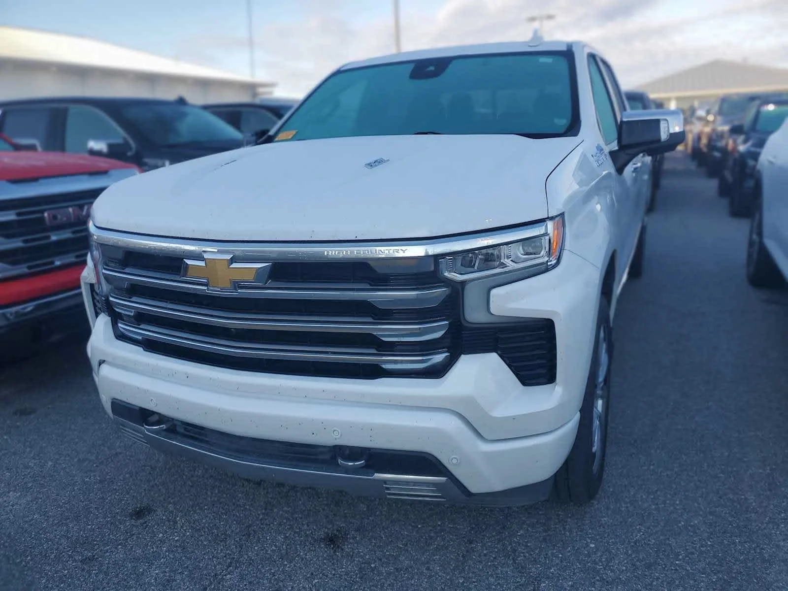 Used 2023 IRIDESCENT PEARL TRICOAT Chevrolet High Country image 1