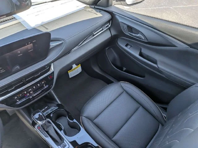 New 2026 WHITE FROST TRICOAT Buick Avenir image 18