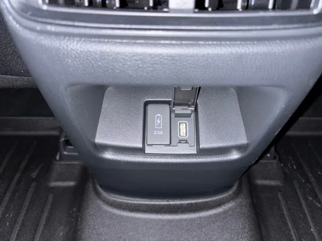 Used 2022 White Honda EX image 12
