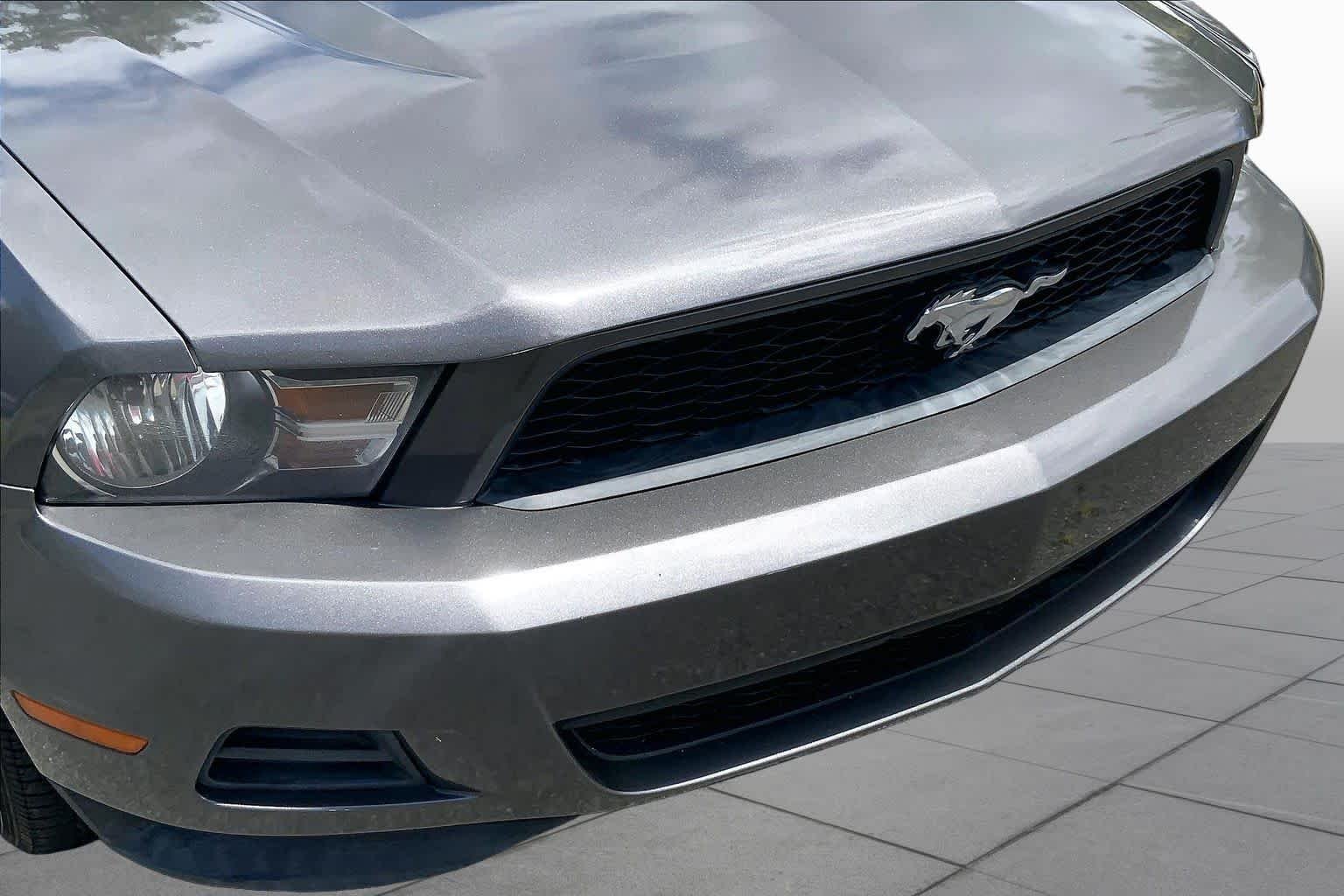 Used 2011 Sterling Gray Clearcoat Metallic Ford V6 image 27
