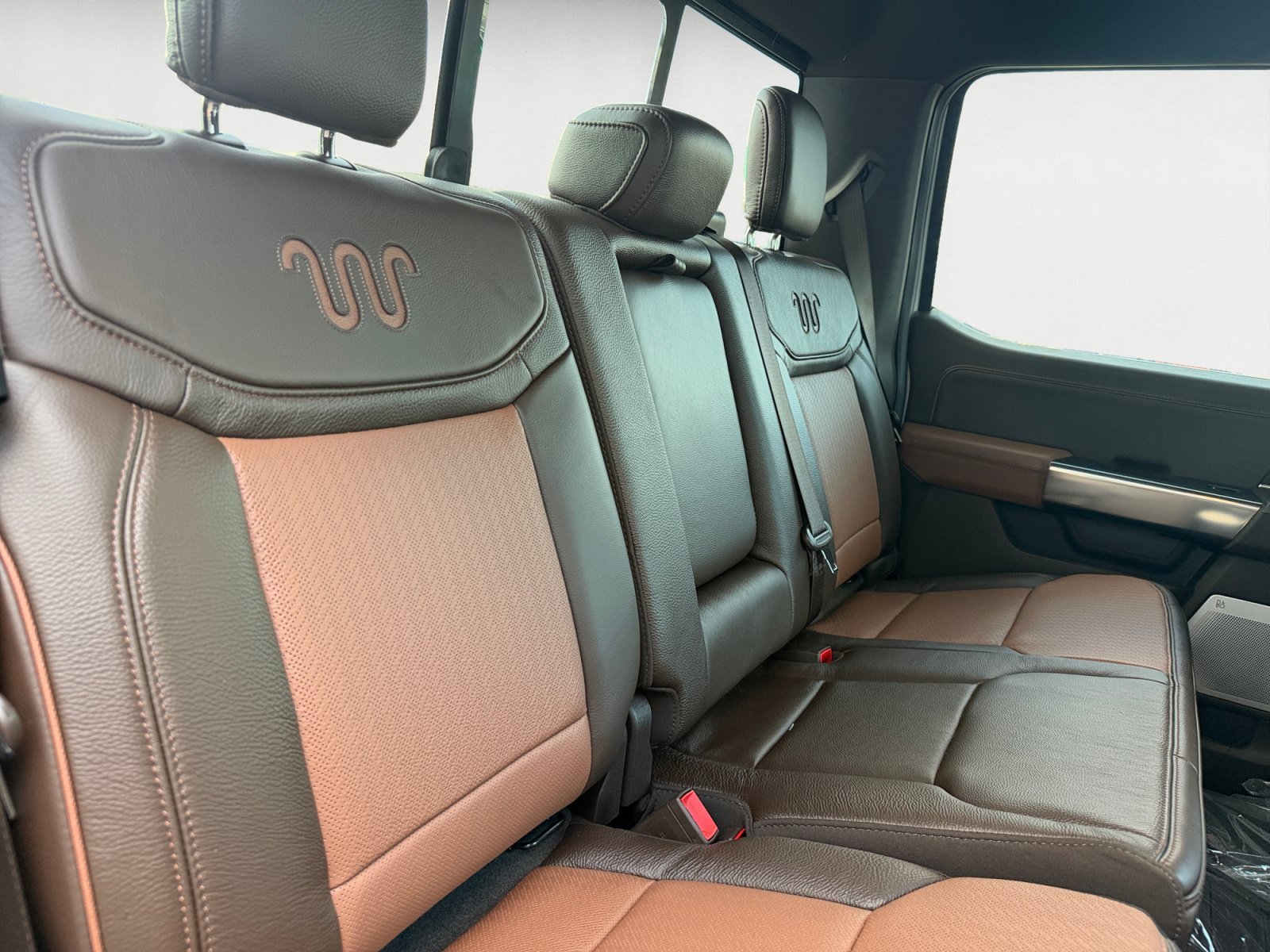 New 2026 Star White Metallic Tri-Coat Ford King Ranch image 18