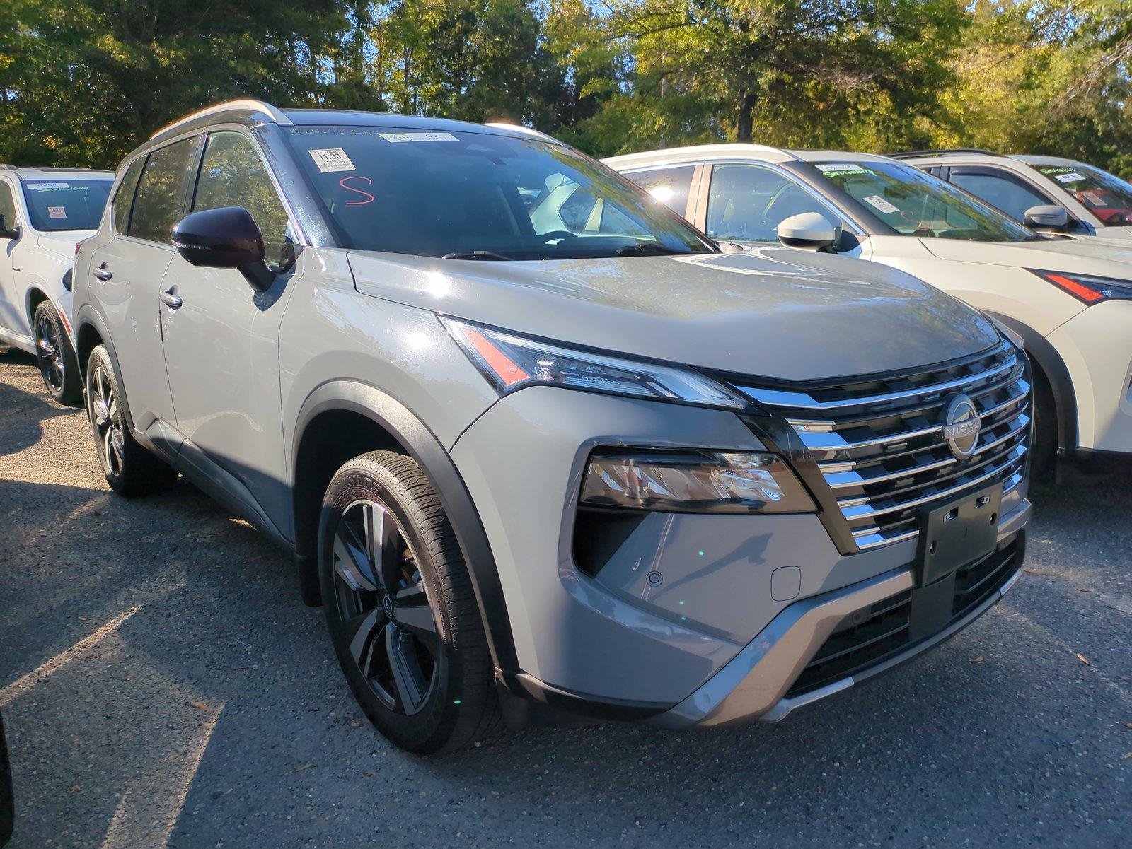 Used 2024 Boulder Gray Pearl/Super Black Nissan SL image 1