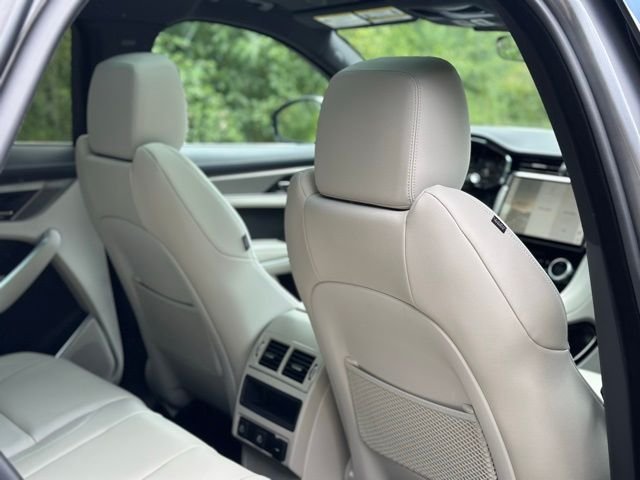 2026 Jaguar F-Pace R-Dynamic S - Photo 21