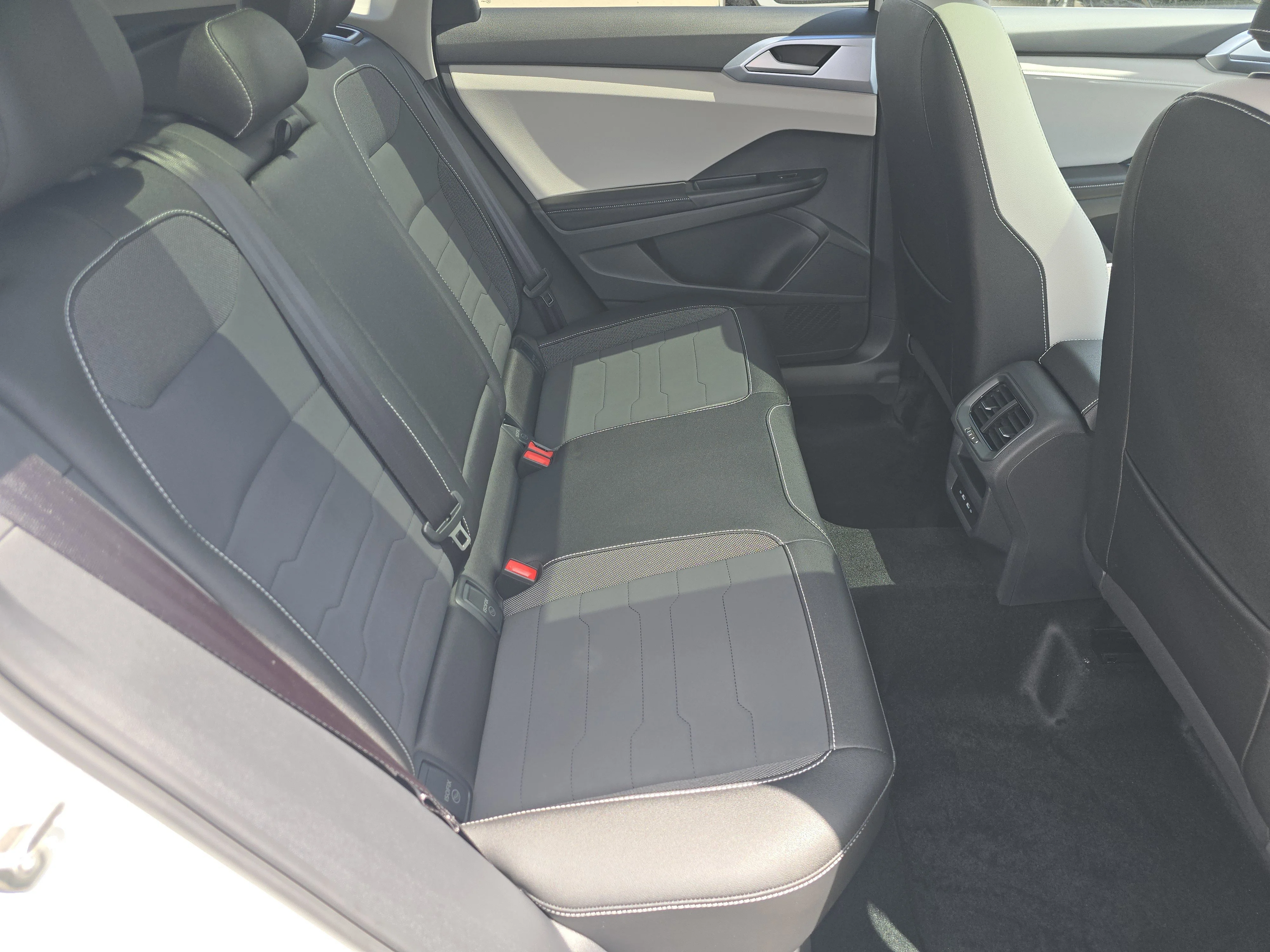 New 2026 Pure White Volkswagen SE image 16