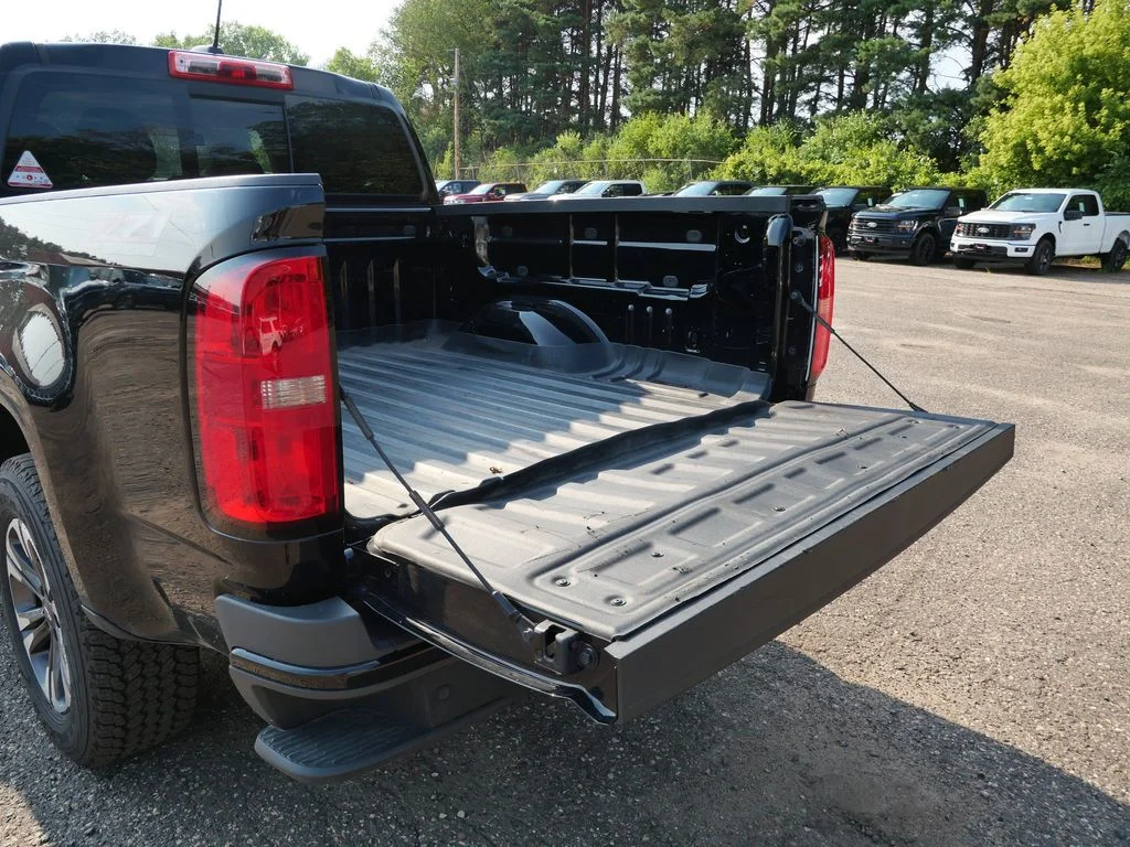 Certified Used 2022 Black Chevrolet Z71 image 9