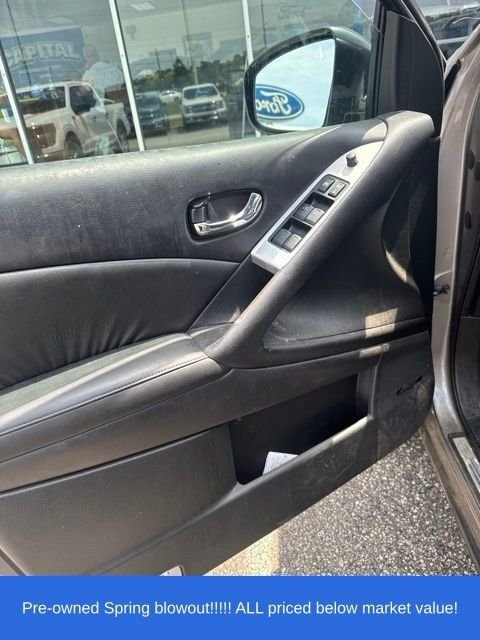 Used 2010 Gray Nissan SL image 12