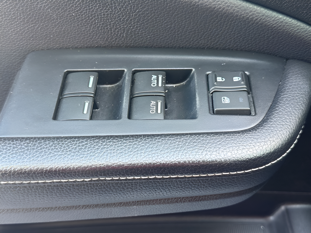 Used 2021  Honda Sport image 24