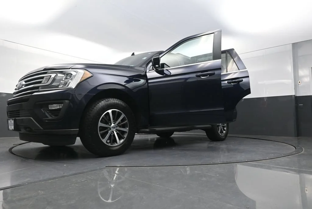 Used 2021 Blue Ford XL image 25