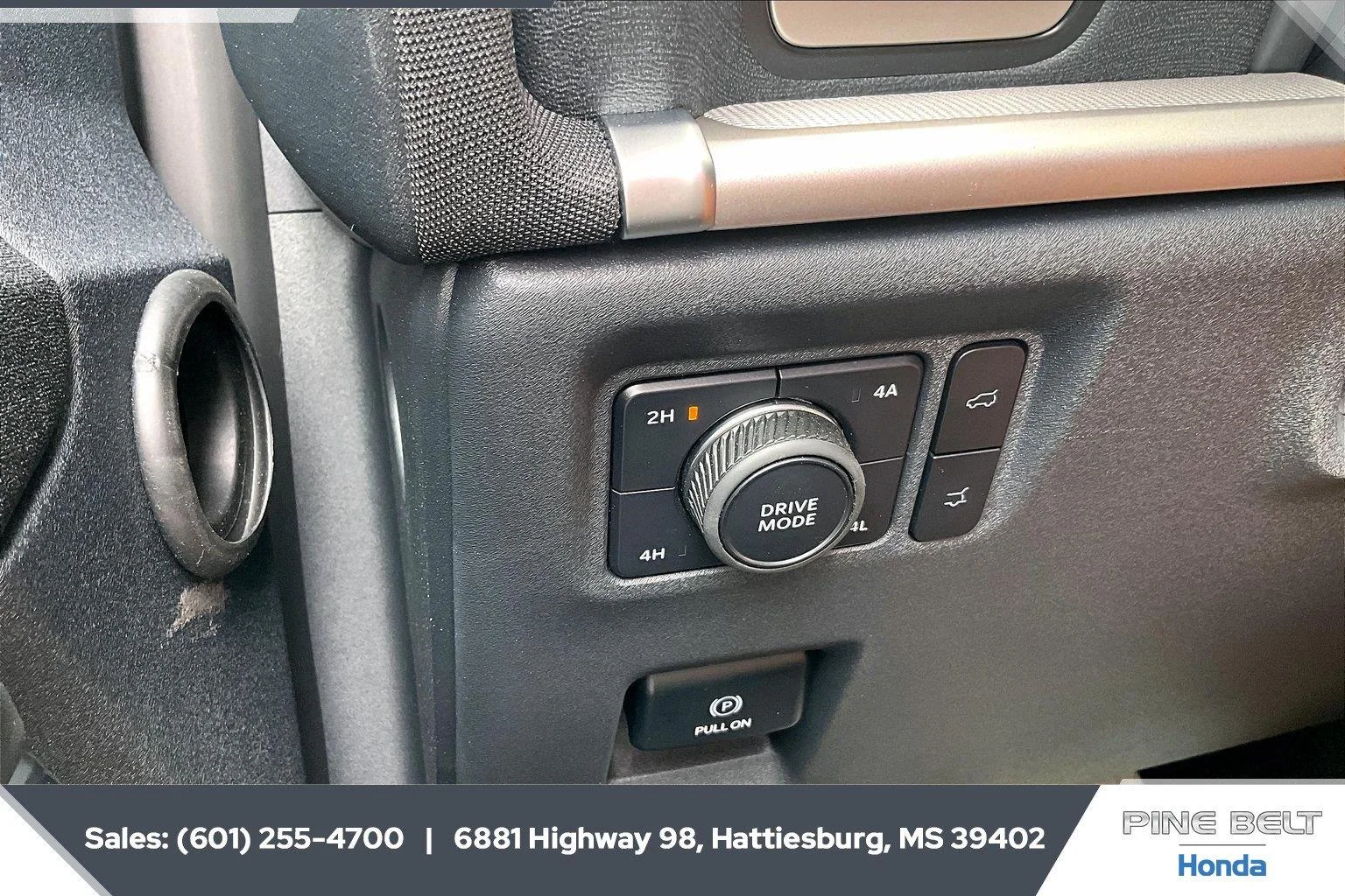 Used 2025 Oxford White Ford Active image 23