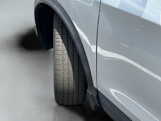 Used 2021 Silver Nissan SL image 51