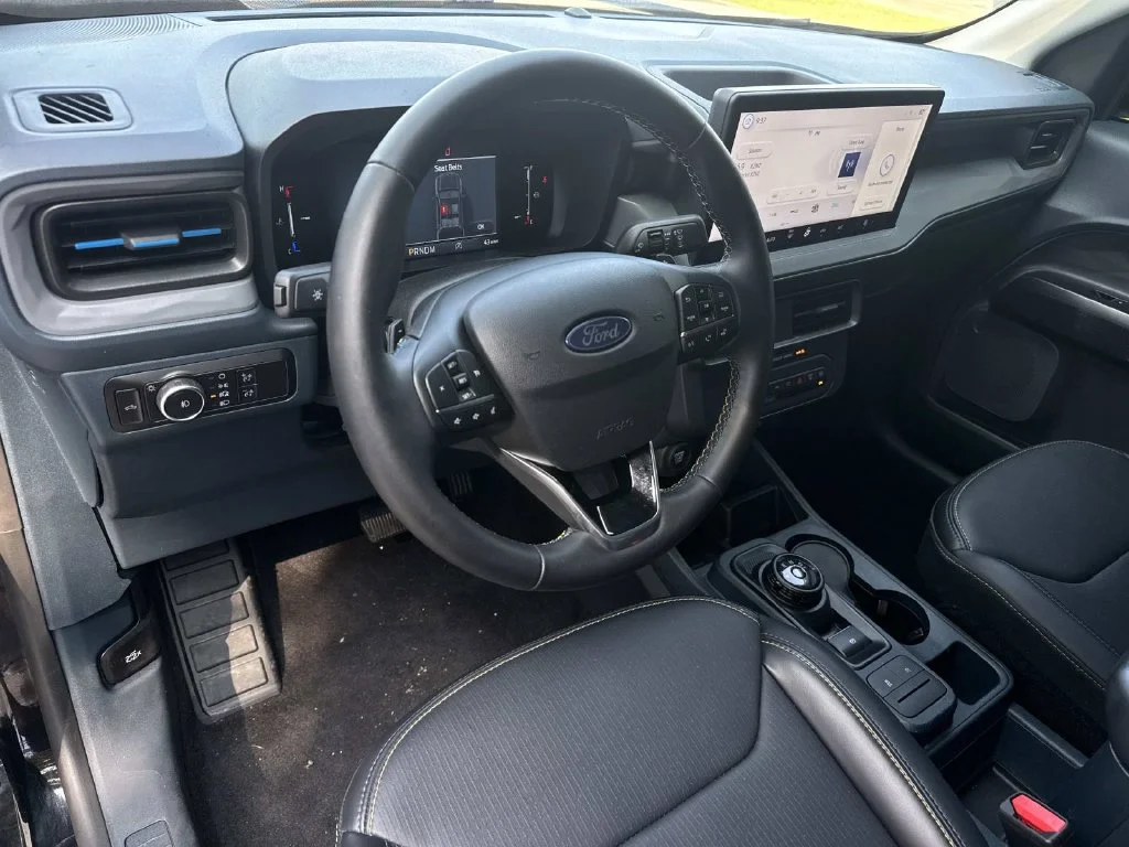 Used 2025 Black Ford Lobo Standard image 32