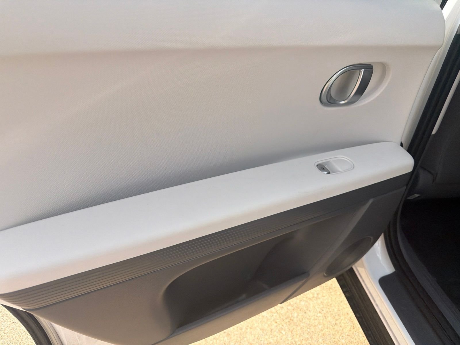 Certified Used 2024 Atlas White Hyundai SEL image 10