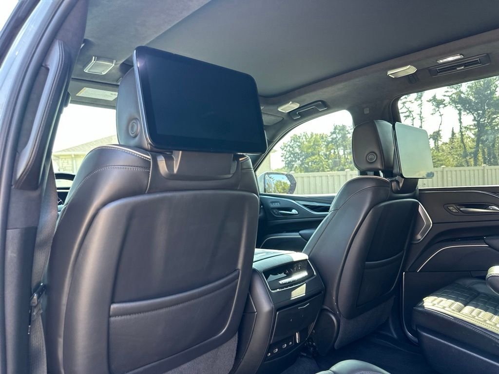Used 2023 Silver Cadillac V-Series image 23