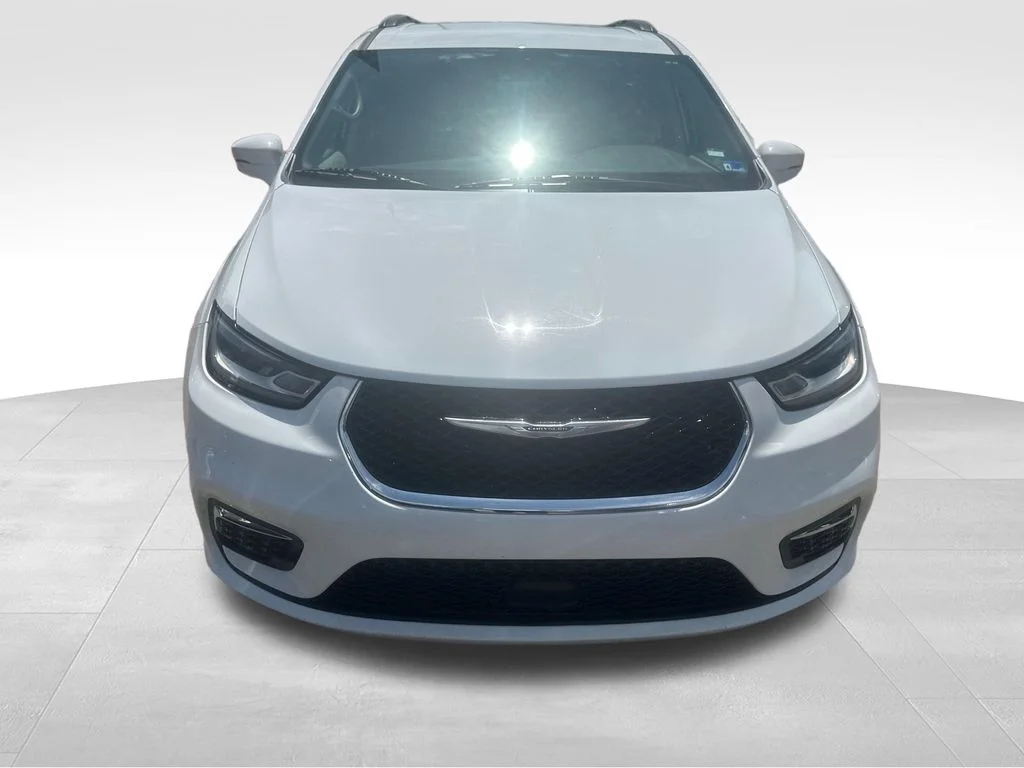Used 2022 White Chrysler Touring L image 34