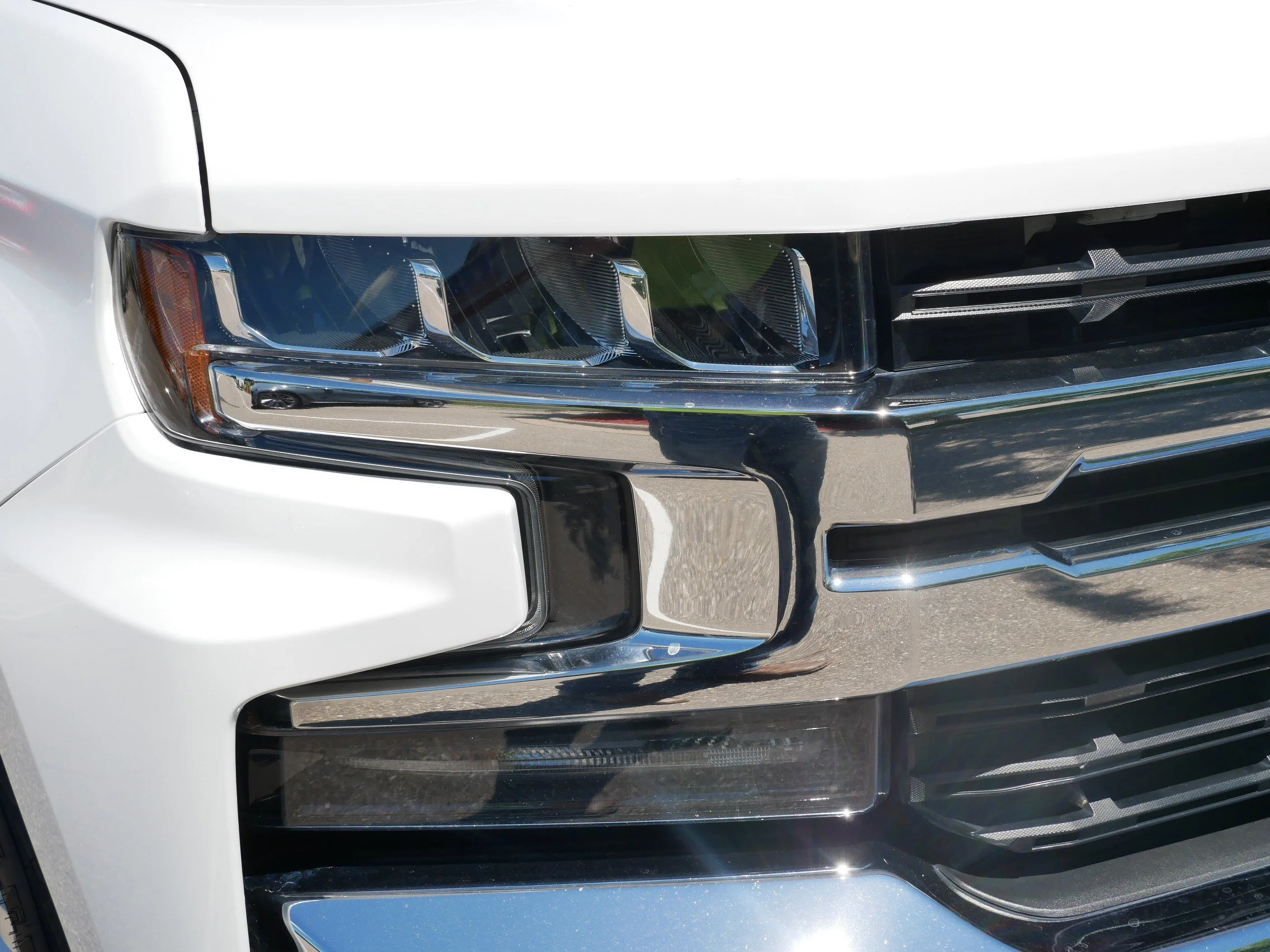 Used 2019 Summit White Chevrolet LT image 16