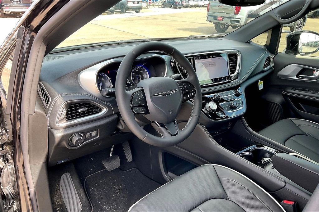 New 2026 Chrysler Pacifica Limited 4D Passenger Van