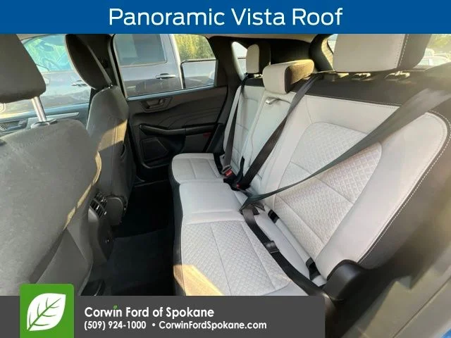 Used 2023 Atlas Blue Metallic Ford Active image 9