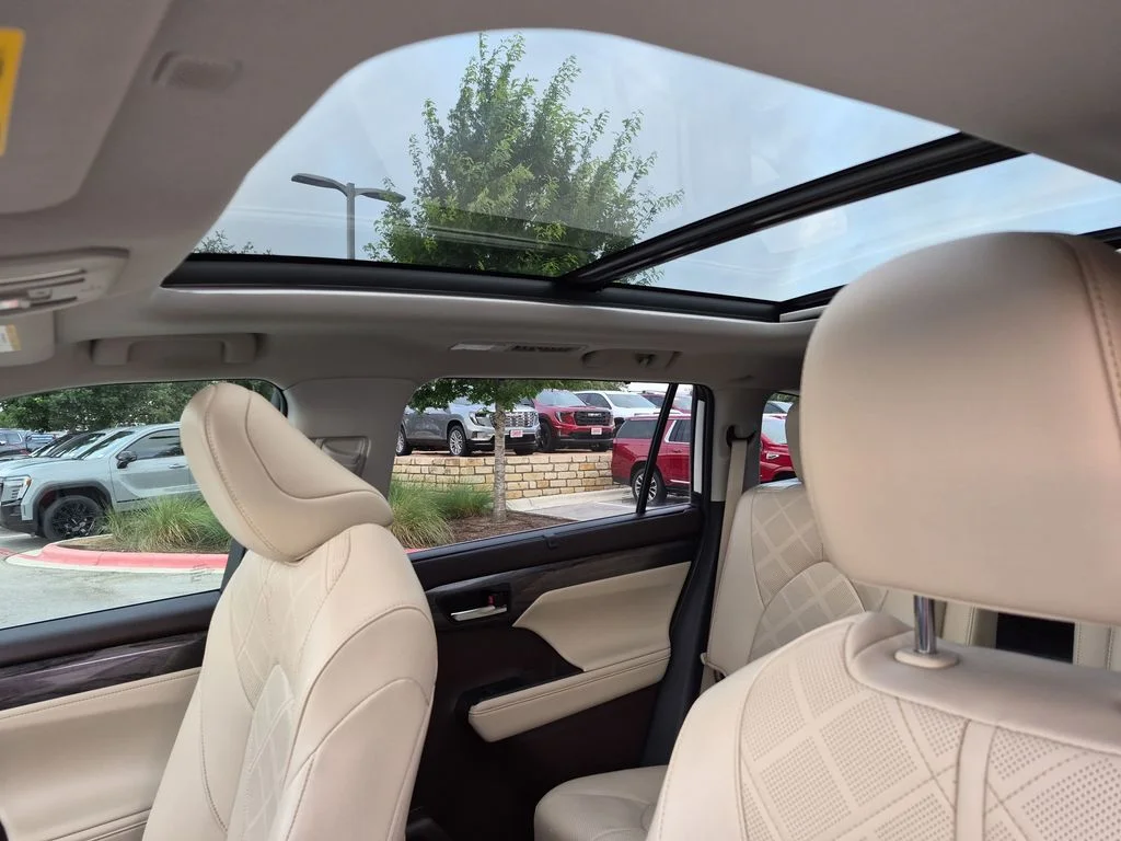 Used 2022  Toyota Platinum image 29