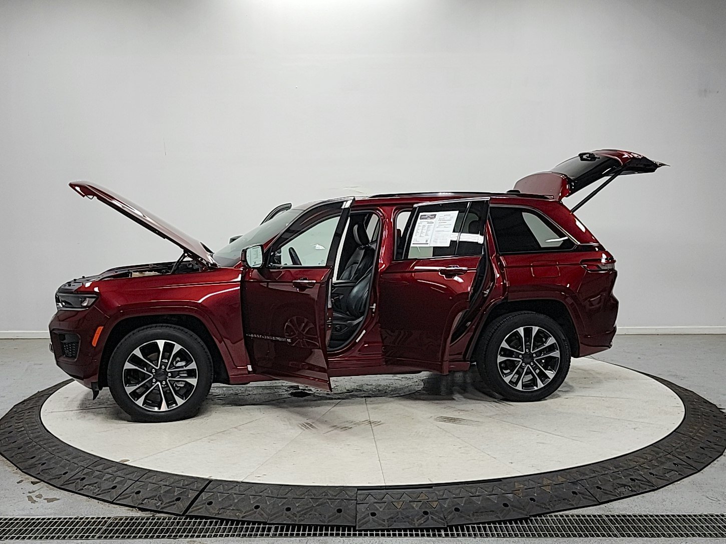 2023 Jeep Grand Cherokee Overland - Photo 13