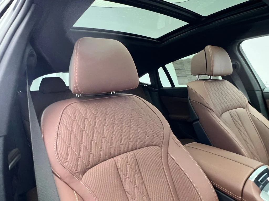 New 2027 Black Sapphire Metallic BMW xDrive40i image 7
