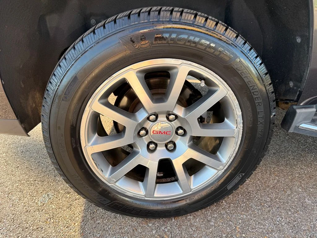 Used 2017 Iridium Metallic GMC Denali image 19