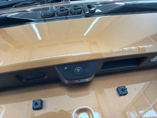 New 2026 Copper Shino Metallic Clear-Coat Exterior Paint Jeep Limited Reserve image 7