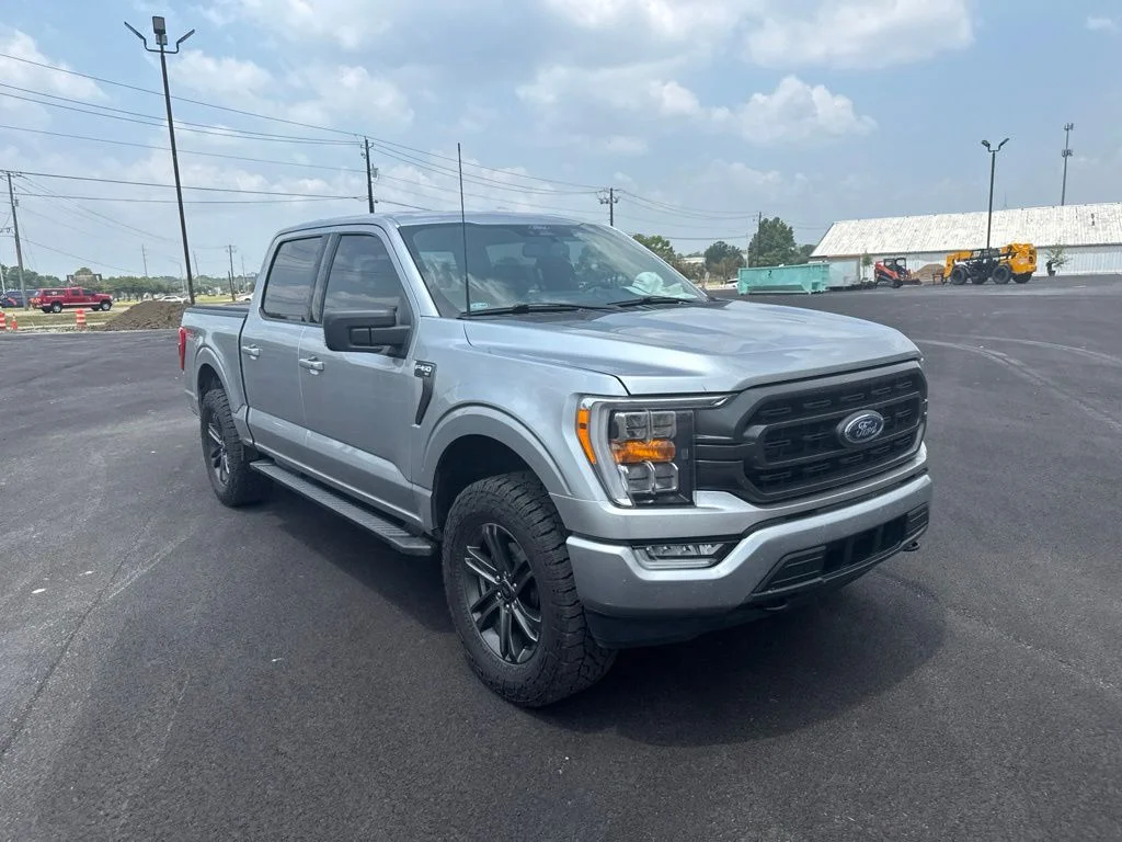 Used 2022 Silver Ford XLT image 17