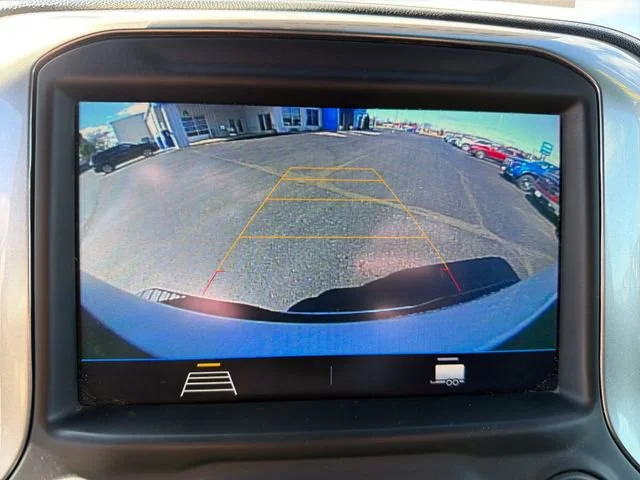Used 2022 Summit White Chevrolet LT image 26