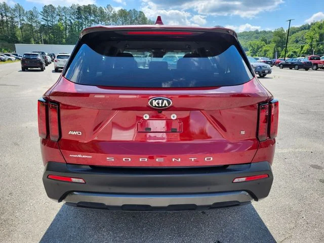 Used 2021 Red Kia S image 7