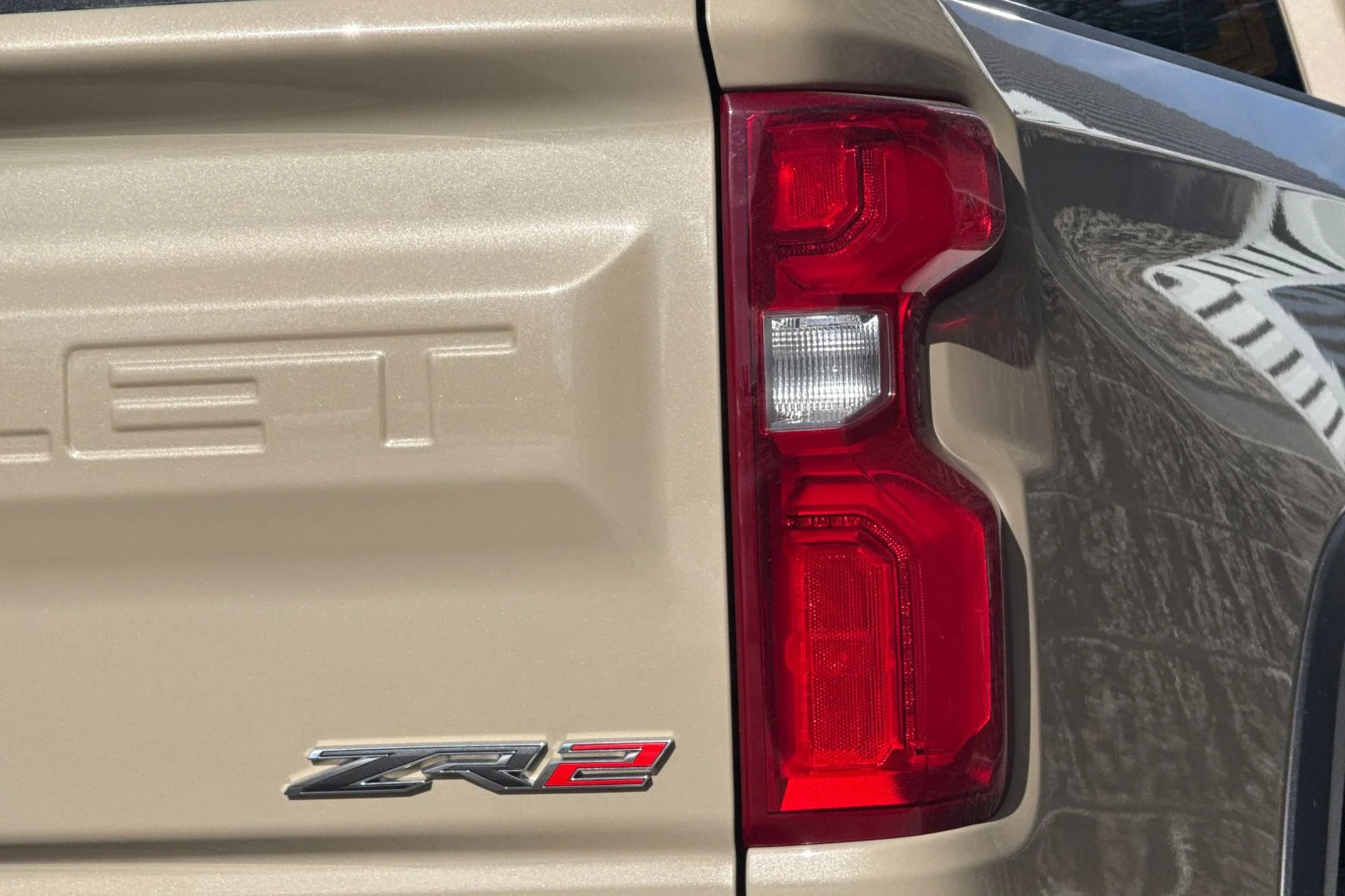Used 2023 Sand Dune Metallic Chevrolet ZR2 image 30