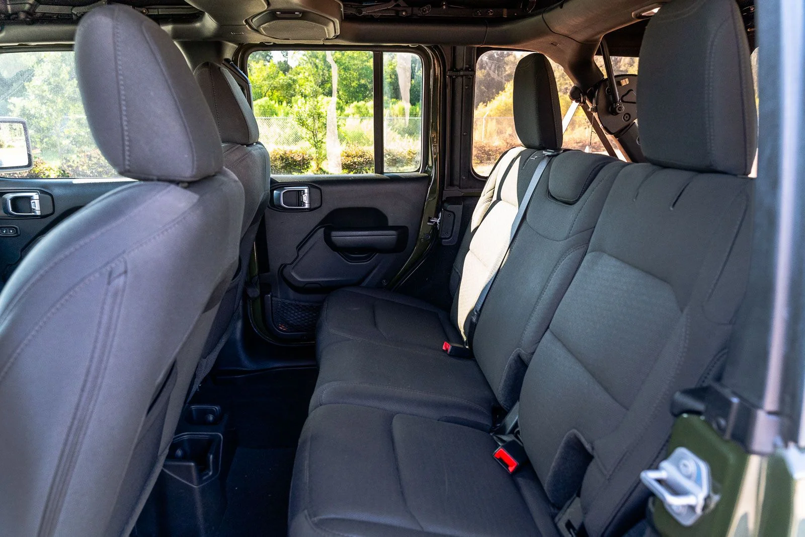 Used 2023 Green Jeep Sport S image 16
