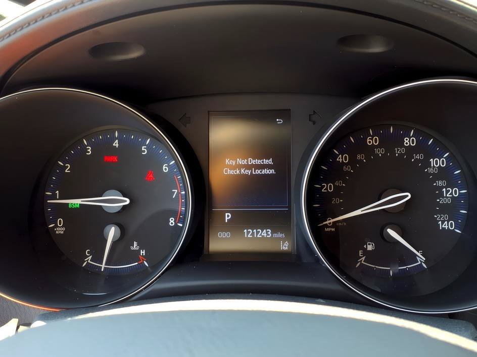 Used 2019 Blizzard Pearl Toyota XLE image 30