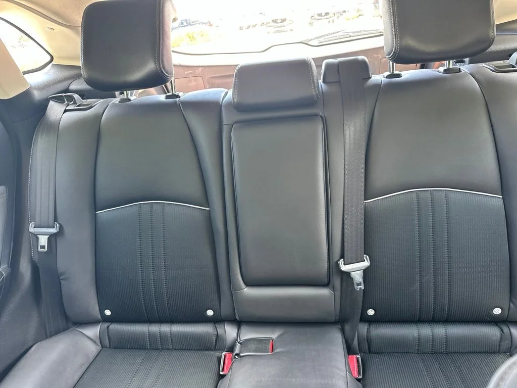 Used 2019 White Mazda Touring image 7