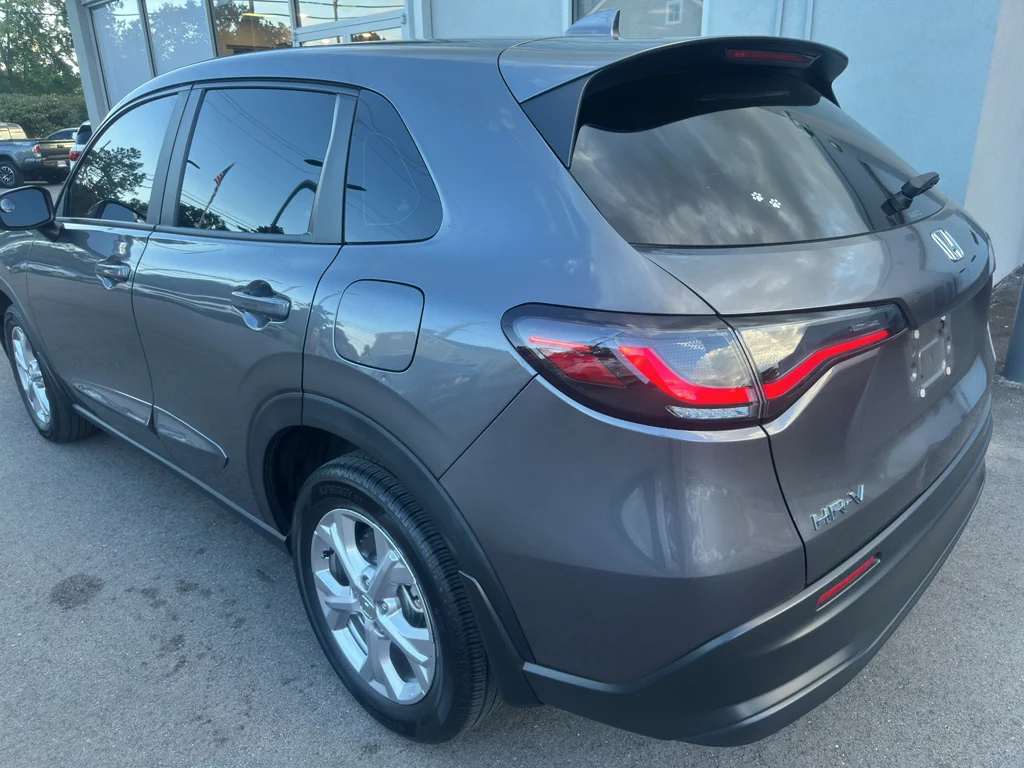Used 2023 Modern Steel Metallic Honda LX image 3