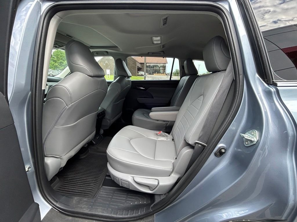 Used 2022 Moon Dust Toyota XLE image 55